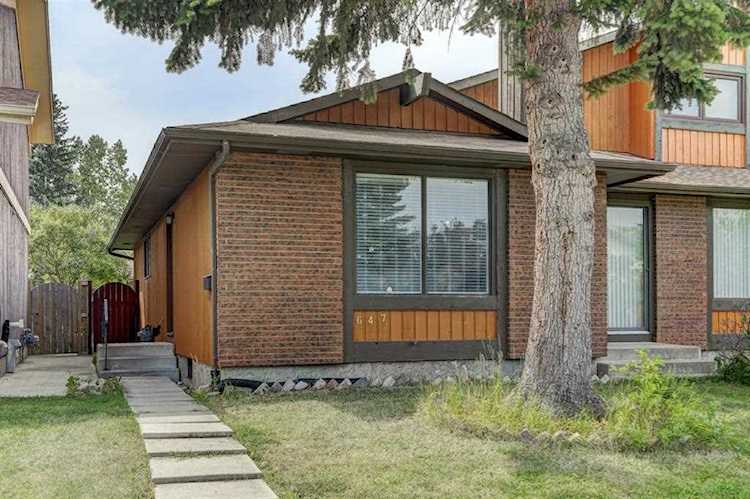 647 Whitewood Rd NE Calgary, AB T1Y 4A1