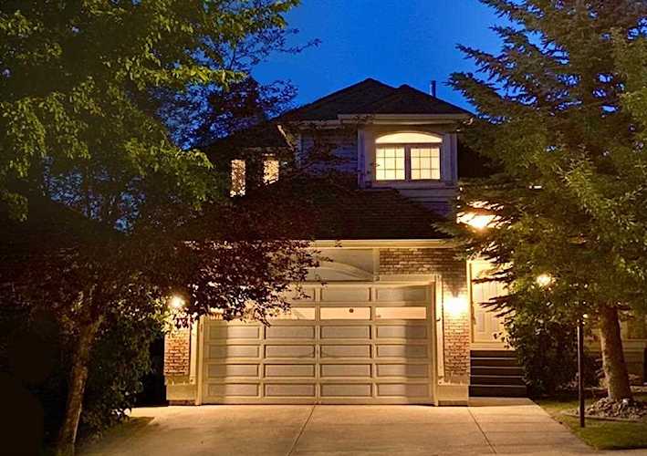 48 Edgebrook Rise NW Calgary, AB T3A 4Z8