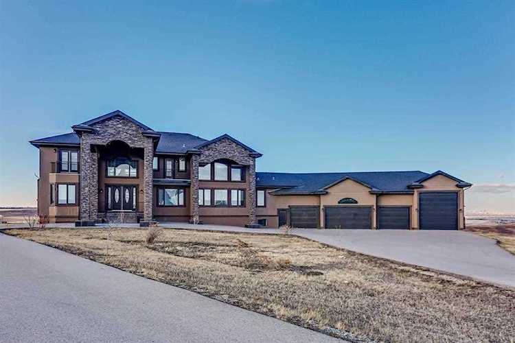 250040 Dynasty Dr W De Winton, AB T1S 4Y4