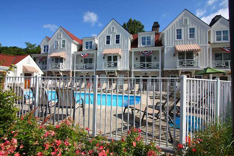 2049 Lake St #2J Holland, MI 49424