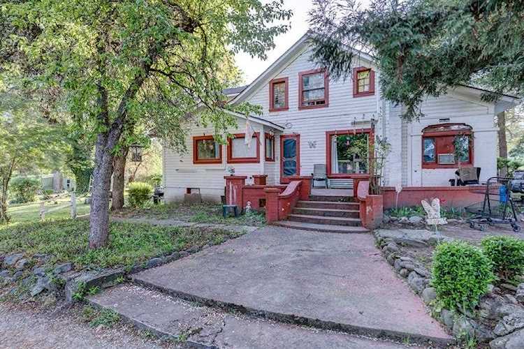 50 Jacoby St Gold Hill, OR 97525