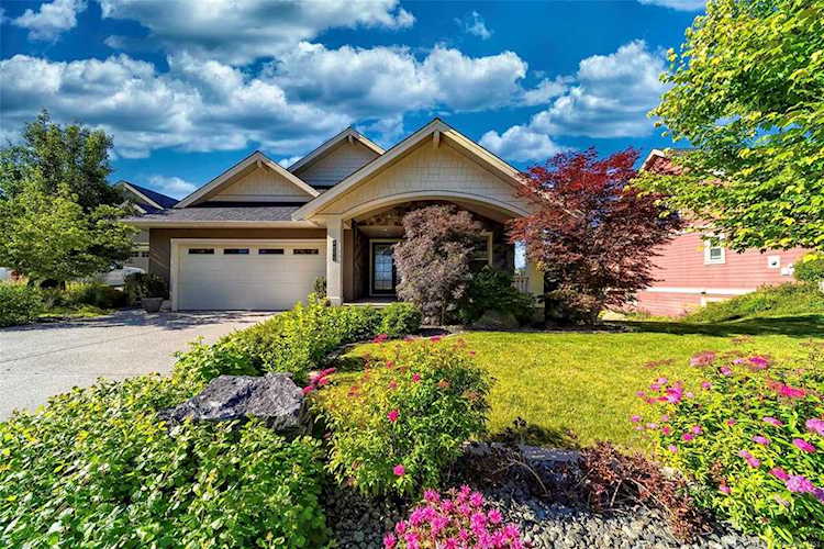 2003 Twin Ridge Court Kelowna, BC V1V2X8
