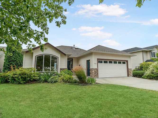 2805 Doucette Drive West Kelowna, BC V4T2S6
