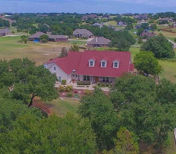 2102 Wills Way Drive Granbury, TX 76049