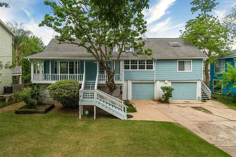 218 Oak Rd Clear Lake Shores, TX 77565