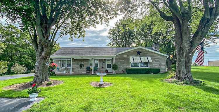 1127 Clintonville Road Paris, KY 40361