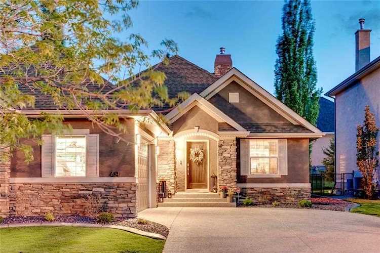 49 Heritage Lake Blvd Heritage Pointe, AB T1S 4H5