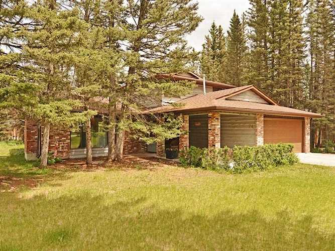 74 Redwood Meadows Dr Bragg Creek, AB T2Z 1A3