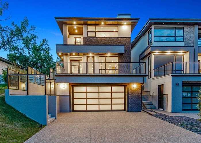 3648 8 Ave NW Calgary, AB T2N 1E1