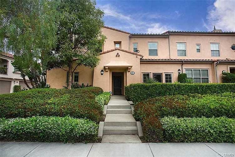 33 Iceberg Rose Irvine, CA 92620
