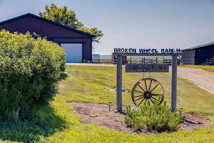 320165 338 Ave E Rural Foothills County, AB T0L 0J0