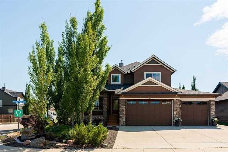 90 Boulder Creek Manor Langdon, AB T0J 1X3