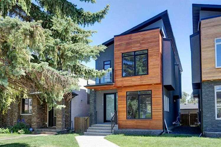 2218 31 St SW Calgary, AB T3E 2N3