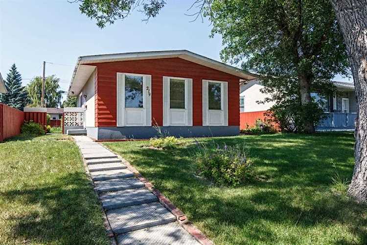 219 52 St NE Calgary, AB T2A 2N4