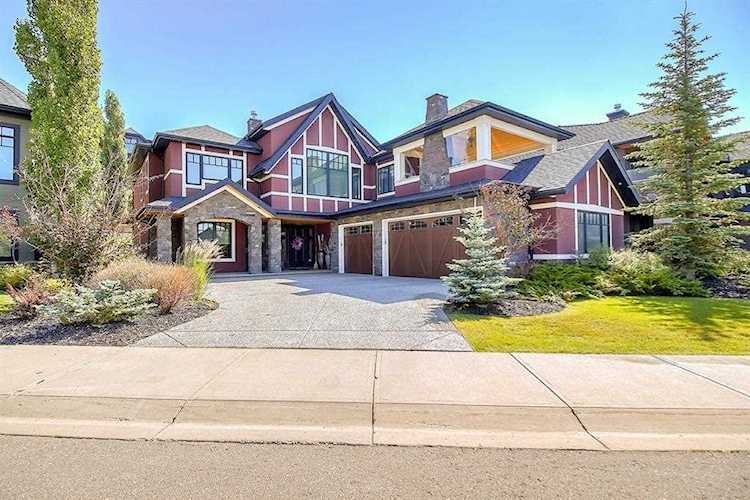 3342 77 St SW Calgary, AB T3H 5N1
