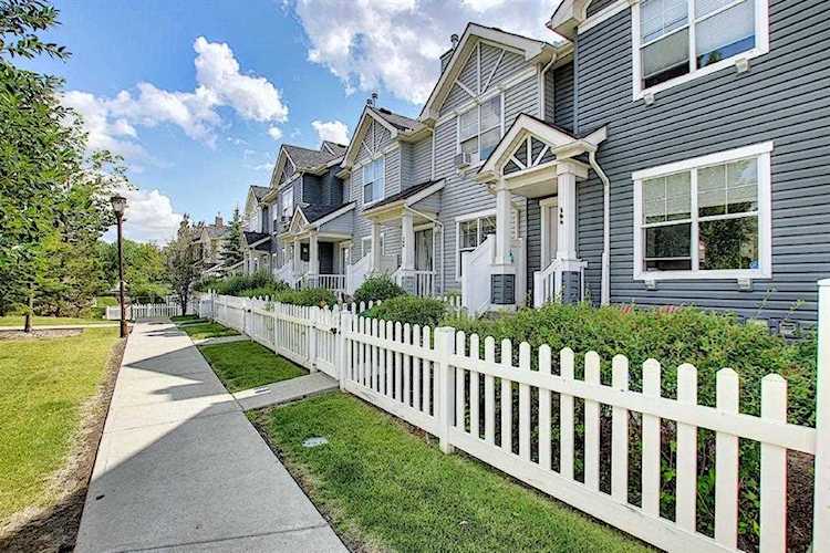 160 Elgin Gardens SE Calgary, AB T2Z 4T7