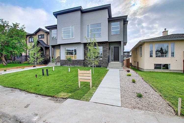 2620 33 St SW Calgary, AB T3E 2T5