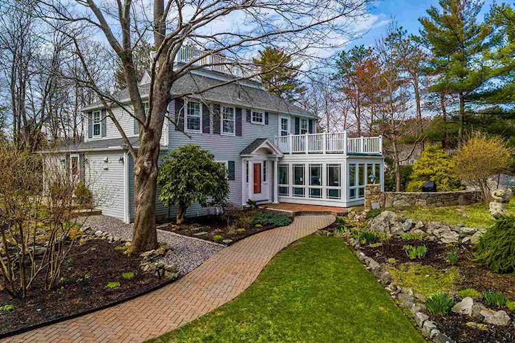 8 Ledge Pasture Ln York, ME 03902