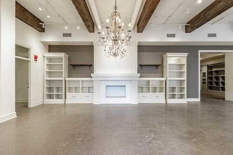 422 11 Ave SE #104 Calgary, AB T2G 0Y4