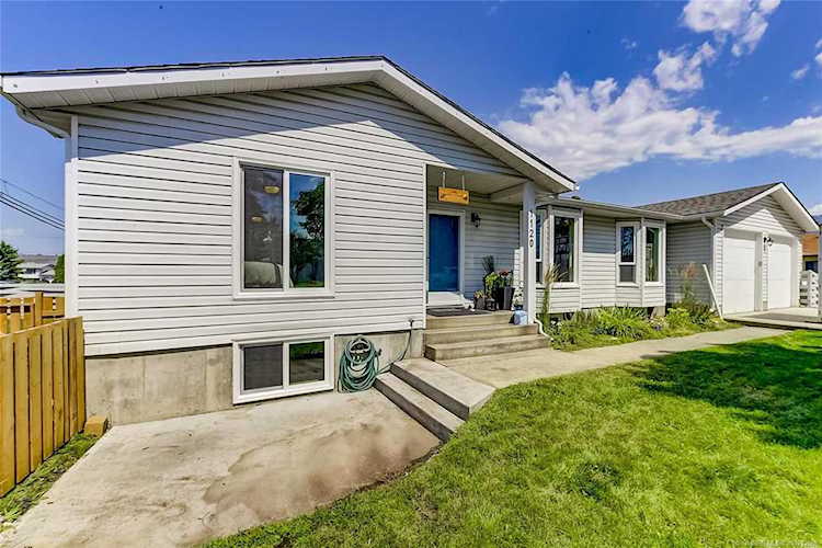 1120 Tataryn Road Kelowna, BC V1X7B8
