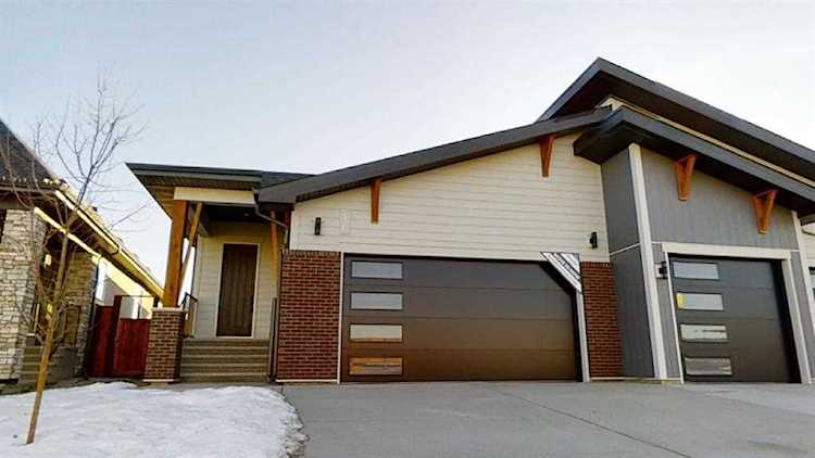 16 Cranbrook Mews SE Calgary, AB T3M 3C1