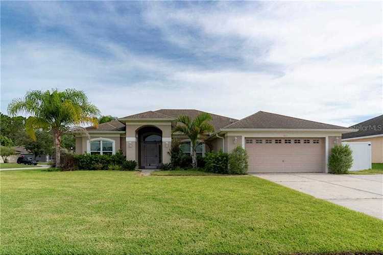 1001 Chisholm Estates Dr Saint Cloud, FL 34771