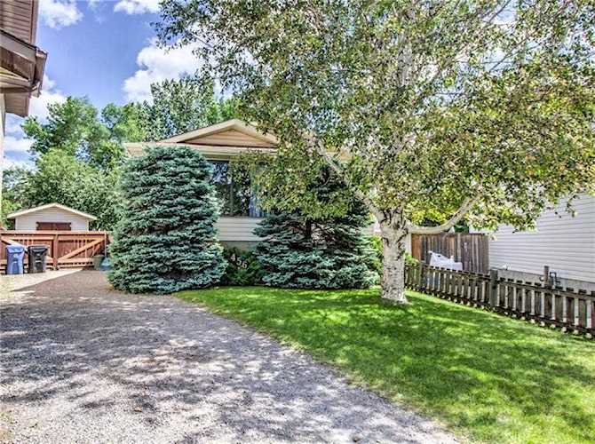 456 Abadan Place NE Calgary, AB T2A 6W3