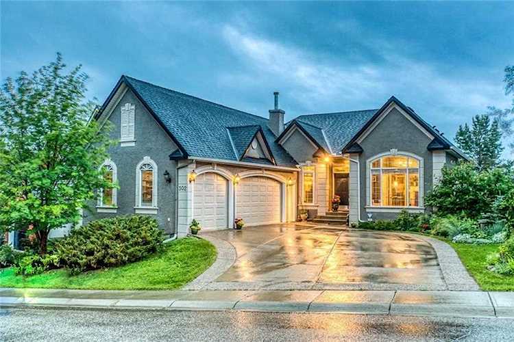 302 Patterson Blvd SW Calgary, AB T3H 3K1