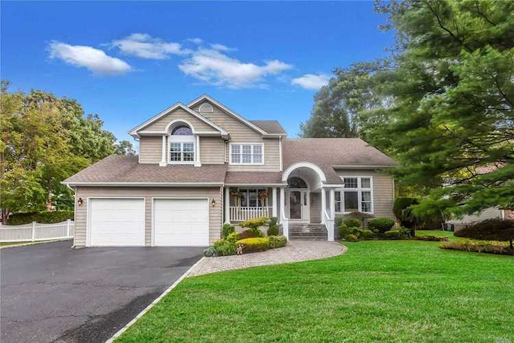 3 Tree Top Path Nesconset, NY 11767