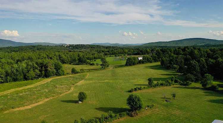 258 Little Sunapee Rd New London, NH 03257