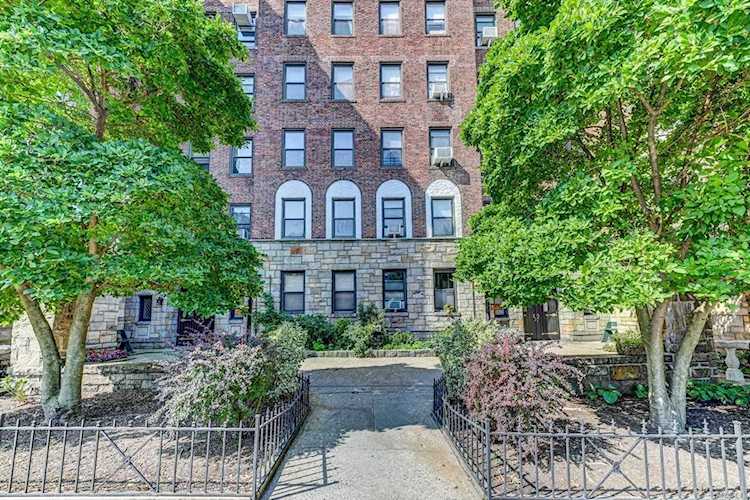 77-20 Austin Street Forest Hills, NY 11375