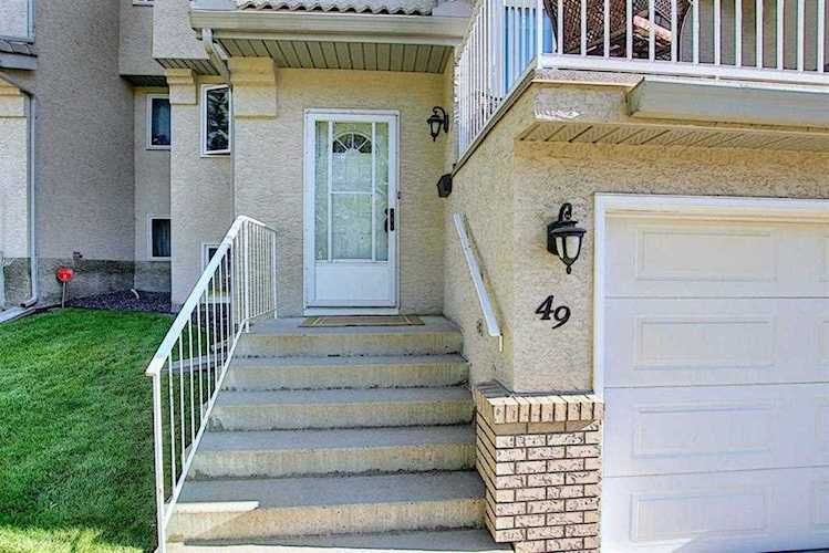 5790 Patina Dr SW #49 Calgary, AB T3H 2Y5