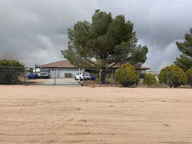 14184 Wells Fargo Street Oak Hills, CA 92344 | MLS 523437 Photo 1