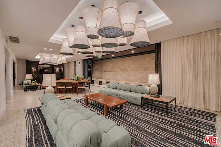 10777 Wilshire #209 Los Angeles, CA 90024