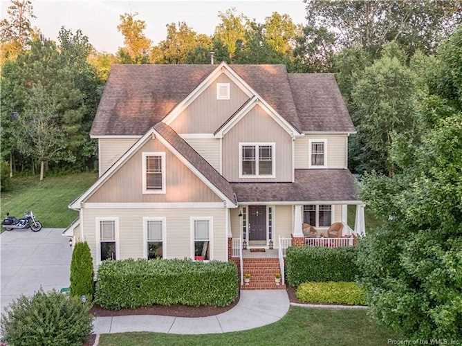 2737 Patriots Landing Dr Quinton, VA 23141