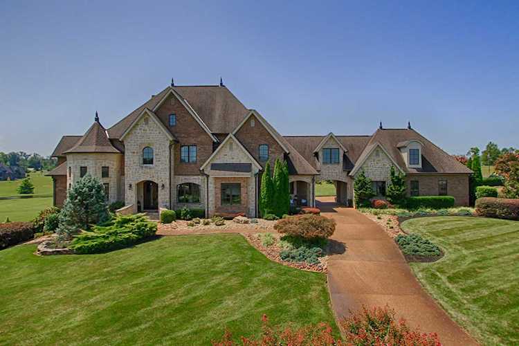 203 Lake Forest Way Louisville, TN 37777