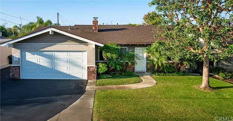 375 Woodland Place Costa Mesa, CA 92627
