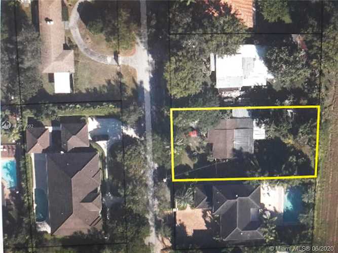 7101 SW 70th Ave Miami, FL 33143