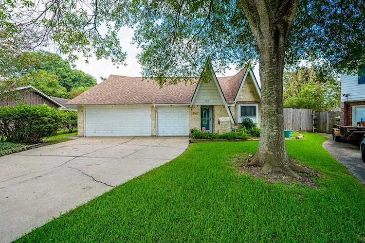 1007 Dusky Rose Ln Pasadena, TX 77502