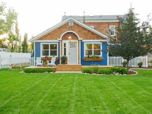 10 Cyrene Crescent Gull Lake, AB T4L 2N1
