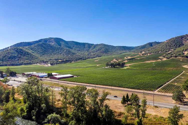 40 N River Rd Gold Hill, OR 97525