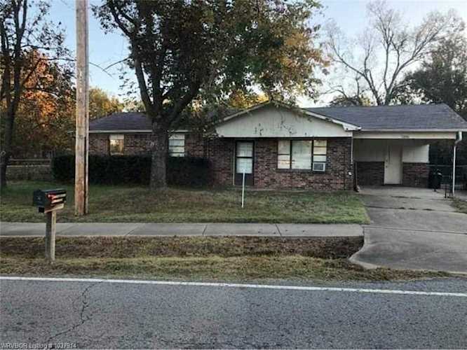 1204 Davis St Lavaca, AR 72941