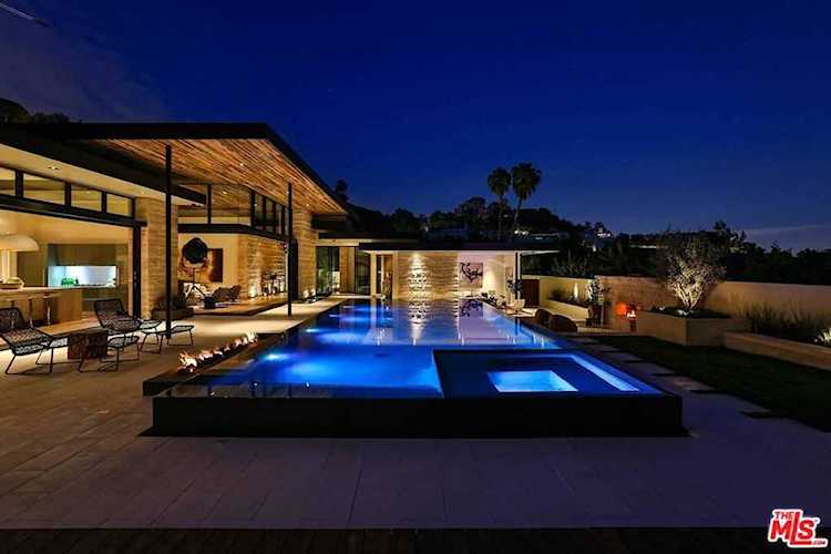 1853 Marcheeta Place Los Angeles, CA 90069