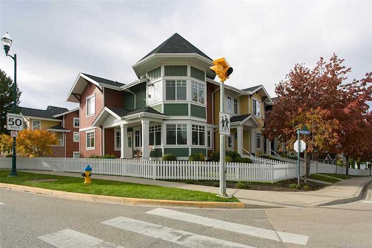 433 Mccarren Avenue Kelowna, BC V1W4T8
