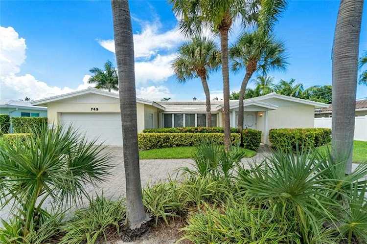 749 NE 70th St Boca Raton, FL 33487