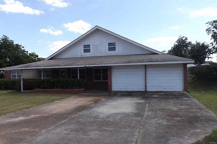 8 Hall Street Daleville, AL 36322