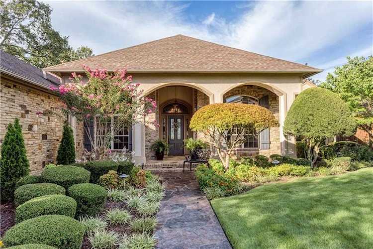 2004 Lee Creek Dr Van Buren, AR 72956