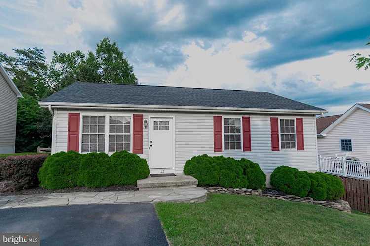 22 Planet Court Martinsburg, WV 25404 | MLS ® WVBE179576 Photo 1