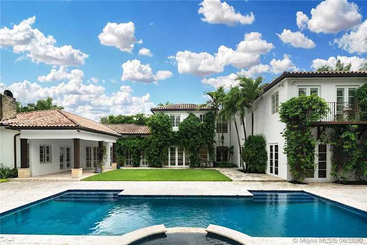 7320 SW 79th Ct Miami, FL 33143