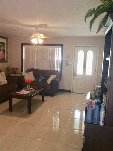 1134 Barker St Stafford, TX 77477